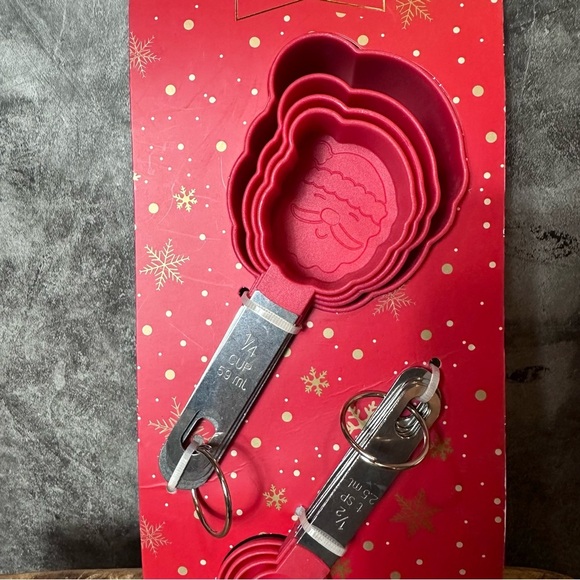 Cook with Color 8 Piece Measuring Cup and Spoon Set – Santa - Picture 5 of 6